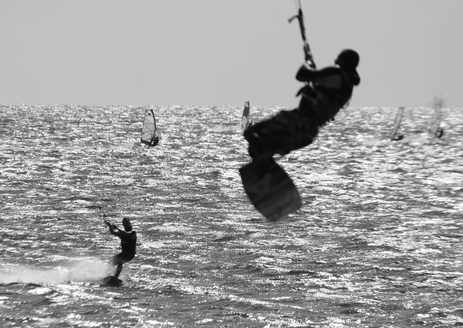 Soce, wiatr i woda, czyli windsurfing i kitesurfing na Pwyspie Helskim