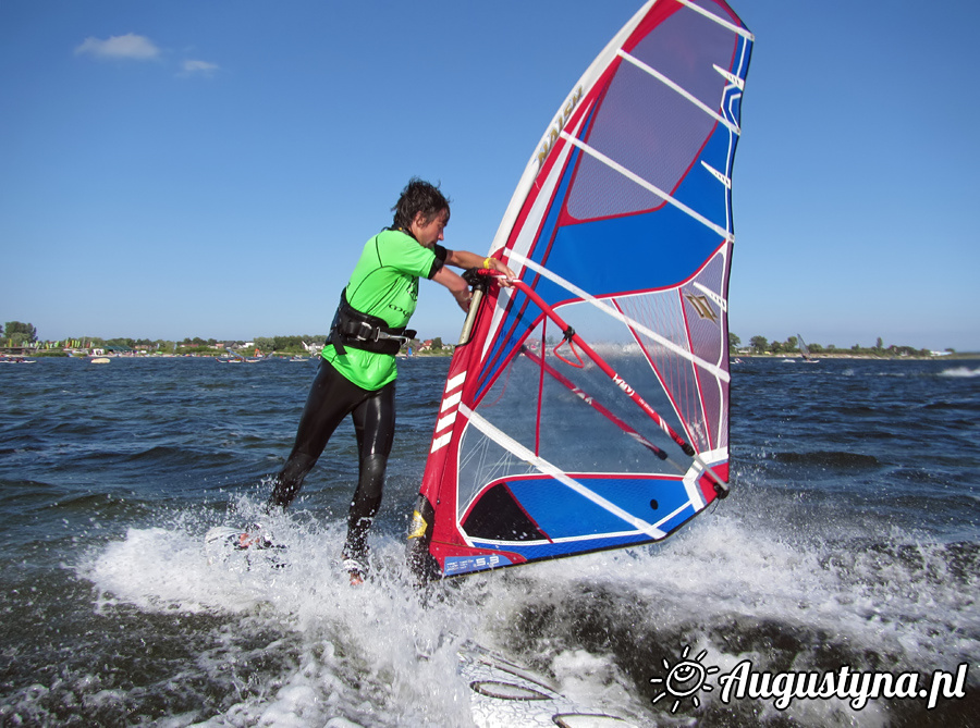 Hawaje, czyli windsurfing i kitesurfing 15.07.2013 w Jastarni na Pwyspie Helskim