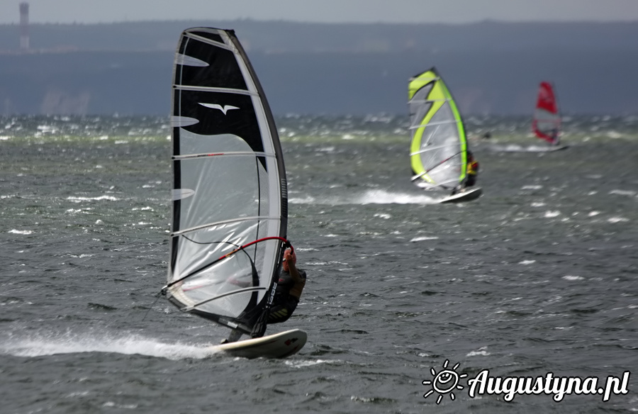 Wiatr W 5 Bf, czyli windsurfing i kitesurfing 01.09.2013 w Jastarni na Pwyspie Helskim