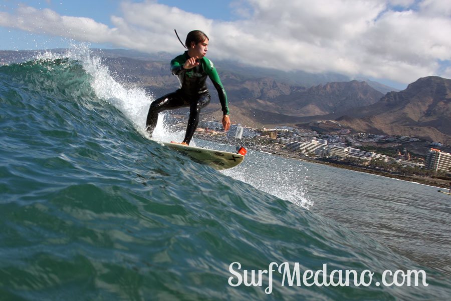 Surfing and bodyboarding on Derecha, Izquierda and El Conquistador in Las Americas on Tenerife