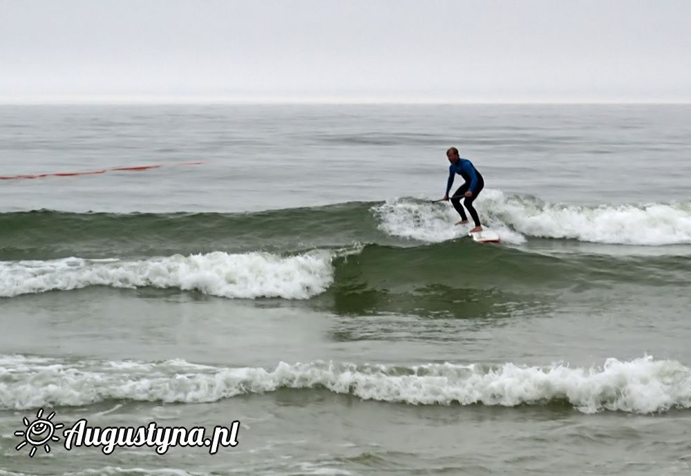 Kuter EB 62 na mielinie i SUP surfing w Jastarni na Pwyspie Helskim