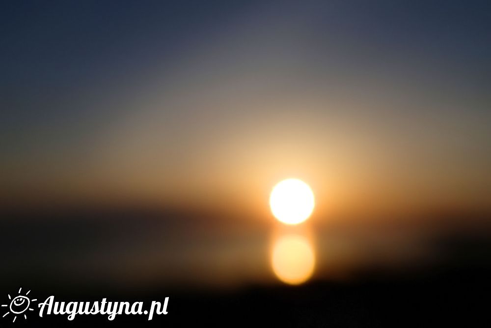 Wczasy nad morzem czyli wiosenne słońce i plaża widziane z okna OW AUGUSTYNA w Jastarni na Półwyspie Helskim