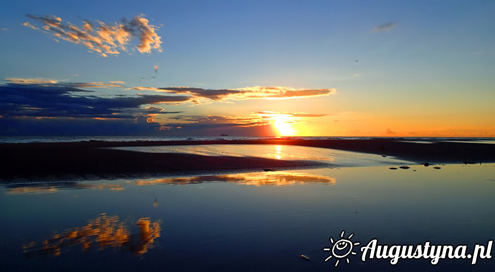 Wczasy nad morzem czyli sierpień, słońce, plaża i wiatr widziane z okna OW AUGUSTYNA Jastarnia Półwysep Hel