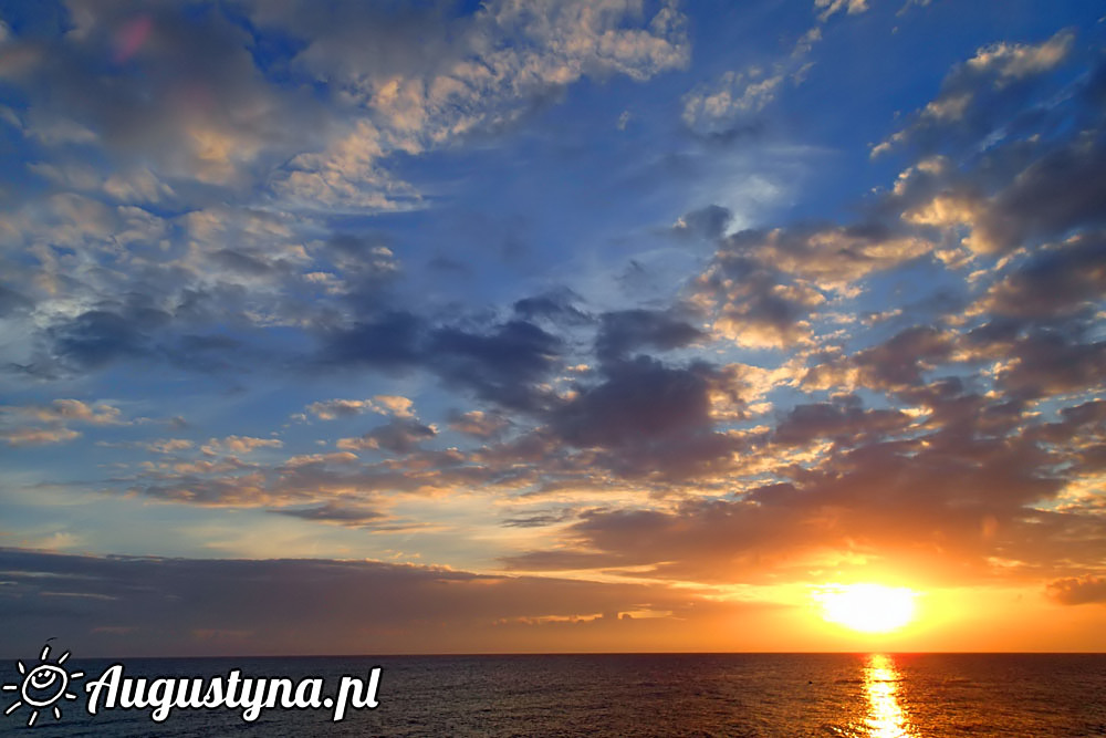 Wczasy nad morzem czyli sierpień, słońce, plaża i wiatr widziane z pokoju z widokiem na morze w OW AUGUSTYNA Jastarnia Półwysep Hel
