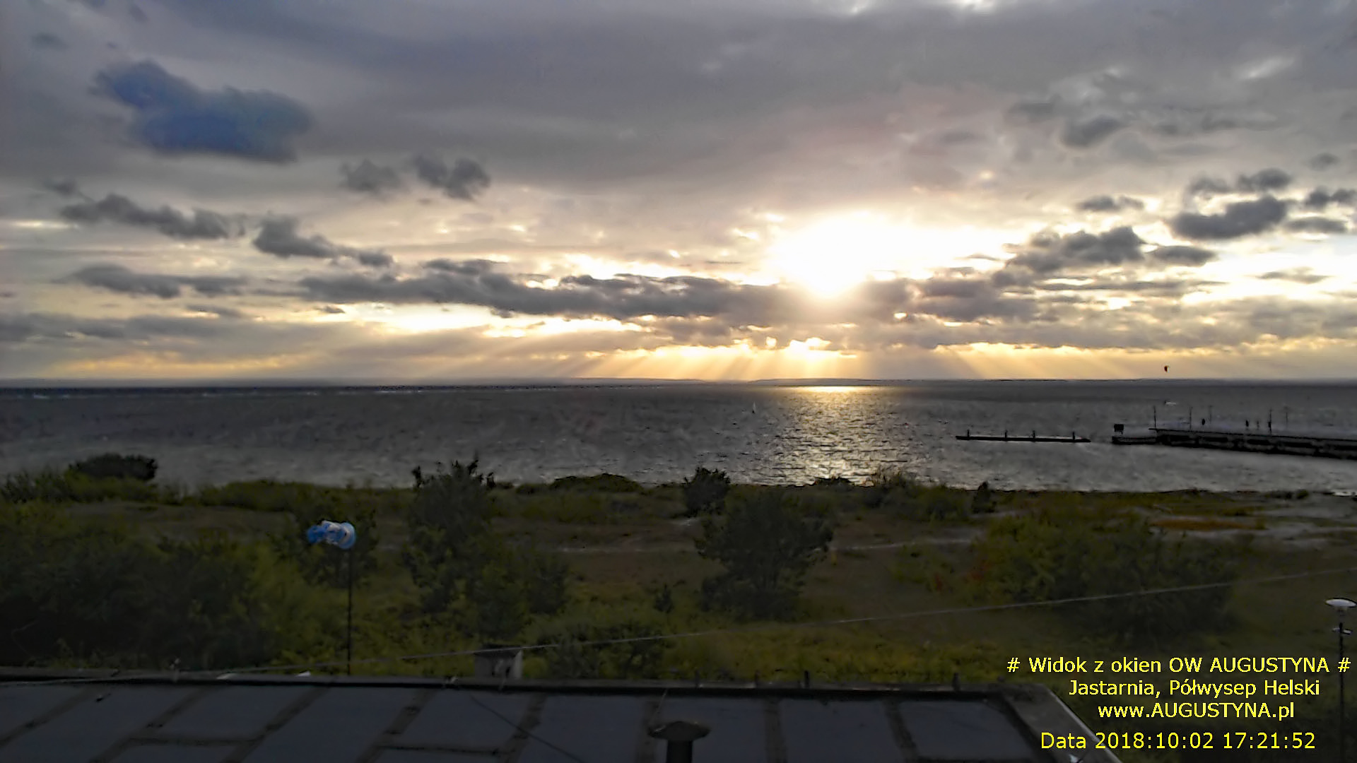 Wczasy nad morzem czyli PAŹDZIERNIK, słońce, plaża i wiatr widziane z pokoju z widokiem na morze w OW AUGUSTYNA Jastarnia Półwysep Hel