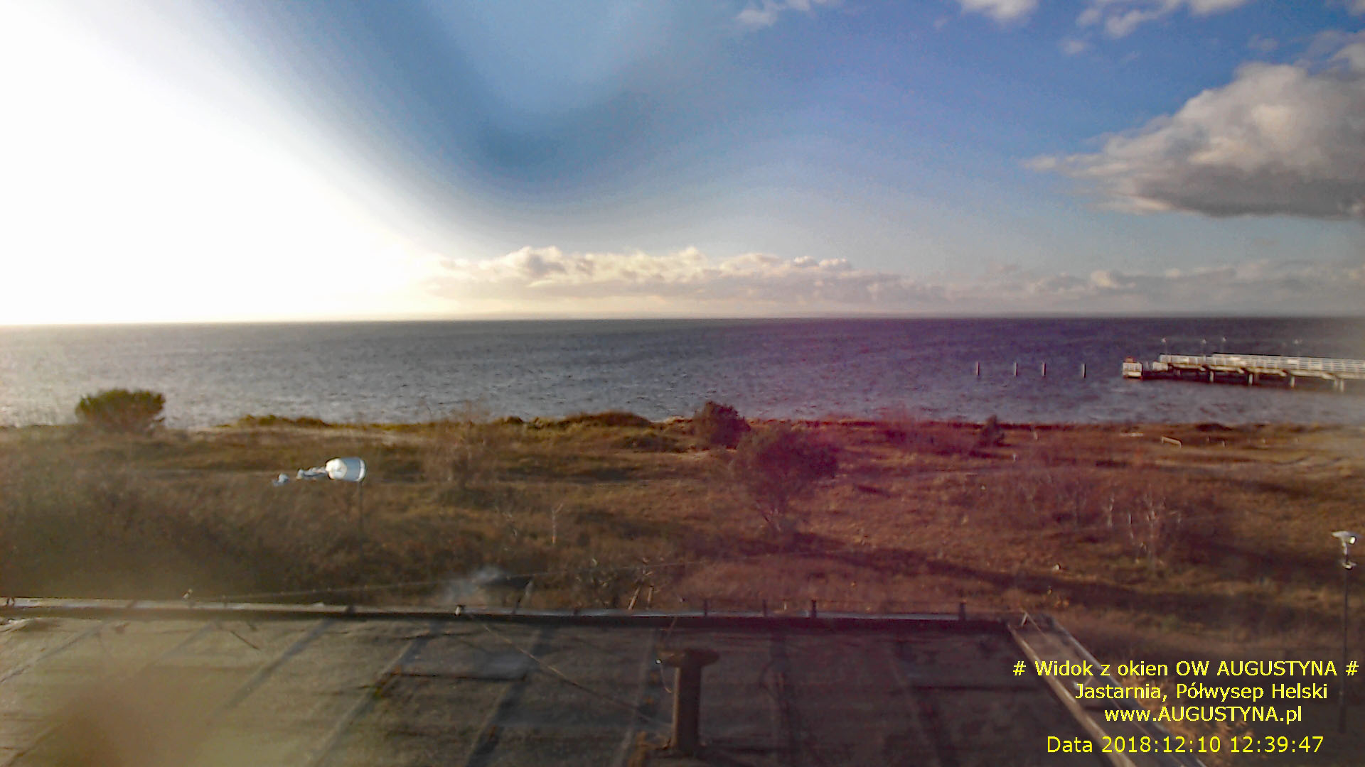Wczasy nad morzem czyli GRUDZIEŃ, słońce, plaża i wiatr widziane z pokoju z widokiem na morze w OW AUGUSTYNA Jastarnia Półwysep Hel
