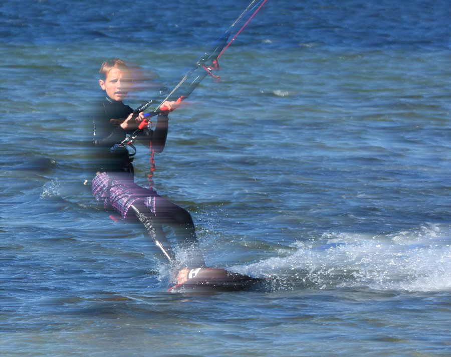 Słońce, wiatr, morze, zatoka i plaża, czyli windsurfing i kitesurfing na Półwyspie Helskim