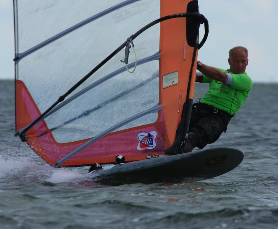 Woda i wiatr, czyli windsurfing i kitesurfing w Jastarni na Pwyspie Helskim