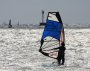 Słońce, wiatr SW 6 Bf i woda, czyli windsurfing i kitesurfing na Półwyspie Helskim 