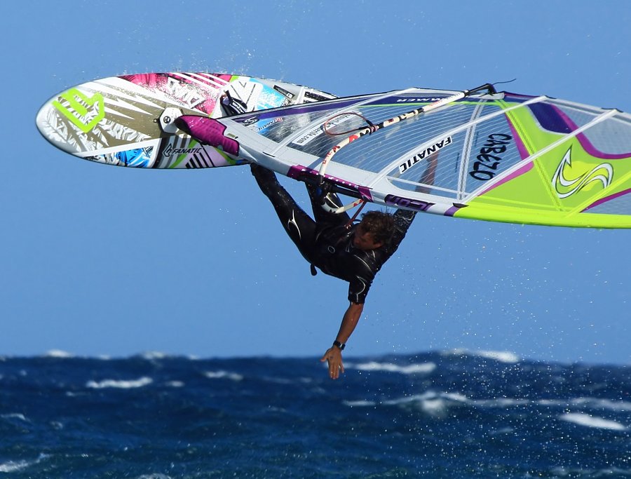 Windsurfing and kitesurfing in El Medano and El Cabezo on Tenerife, Canary Islands