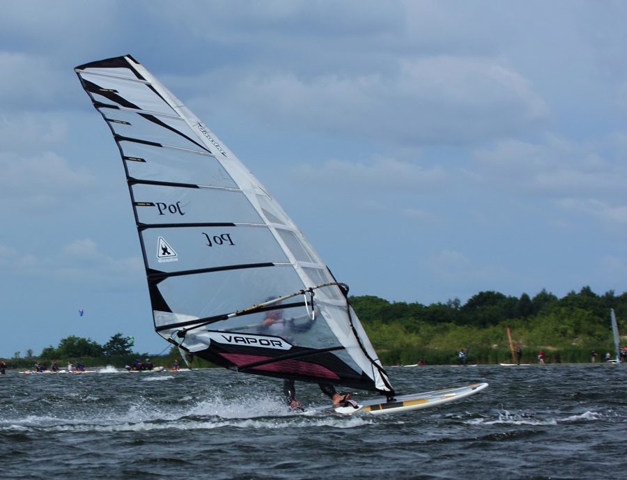 Kitesurfing i windsurfing, czyli 10.08.2012 obok OW AUGUSTYNA w Jastarni na Pwyspie Helskim