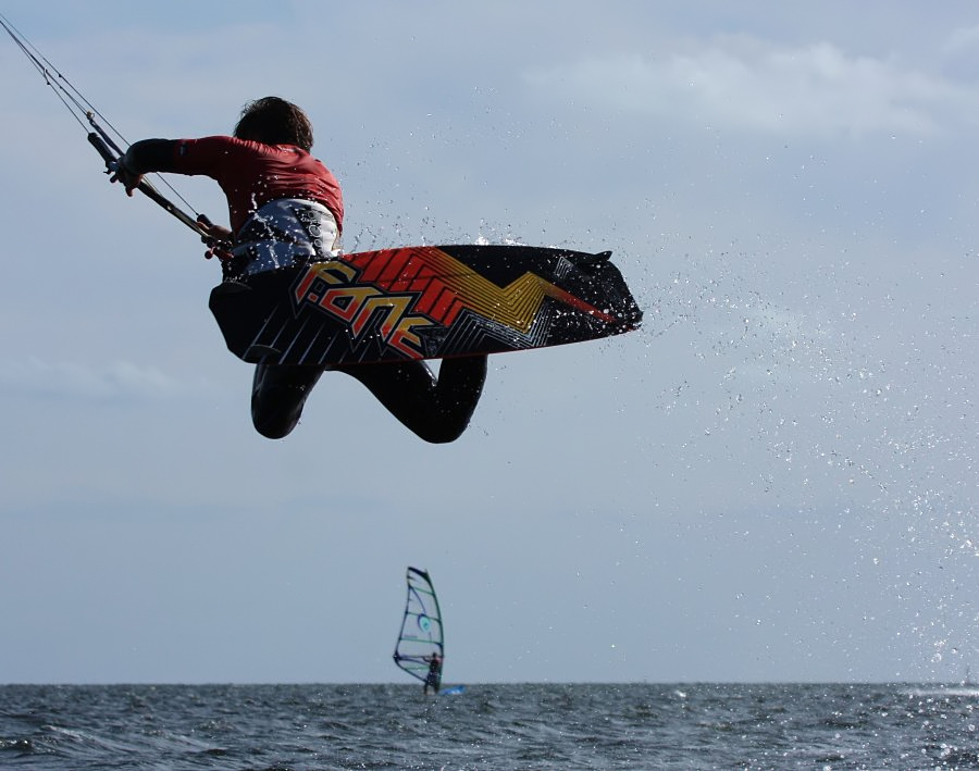 Kitesurfing i windsurfing, czyli 05.09.2012 na play obok OW AUGUSTYNA w Jastarni na Pwyspie Helskim