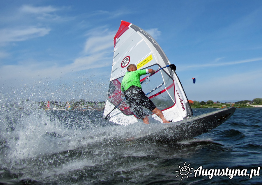 Hawaje, czyli windsurfing i kitesurfing 14.07.2013 w Jastarni na Pwyspie Helskim