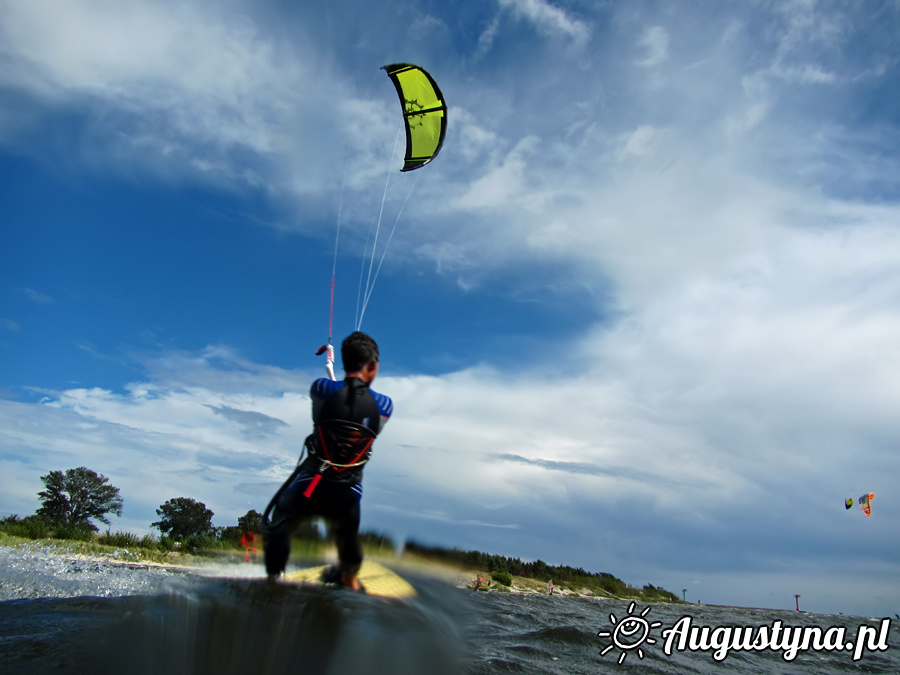 Hawaje, czyli windsurfing i kitesurfing 14.08.2013 w Jastarni na Półwyspie Helskim